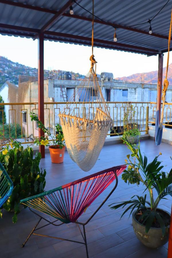 Hotel Casa Mandarine , Amazing Private Rooms W Balcony, Rooftop, Hammocks, Ac, Smartv, 100Mbs! Zihuatanejo Exterior foto