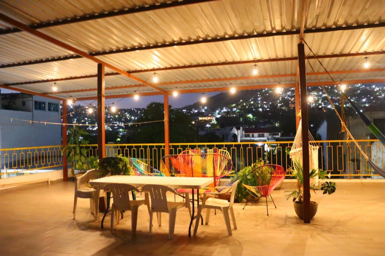 Hotel Casa Mandarine , Amazing Private Rooms W Balcony, Rooftop, Hammocks, Ac, Smartv, 100Mbs! Zihuatanejo Exterior foto