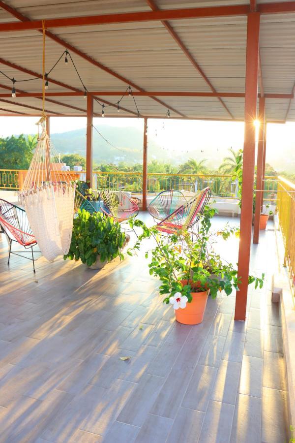 Hotel Casa Mandarine , Amazing Private Rooms W Balcony, Rooftop, Hammocks, Ac, Smartv, 100Mbs! Zihuatanejo Exterior foto